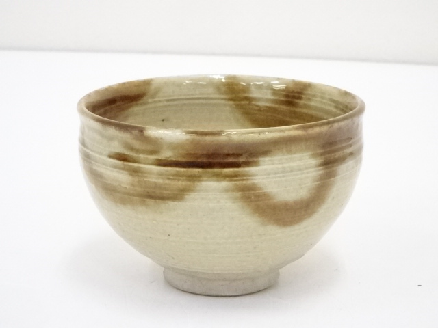 JAPANESE TEA CEREMONY ASH GLAZED TEA BOWL / CHAWAN 